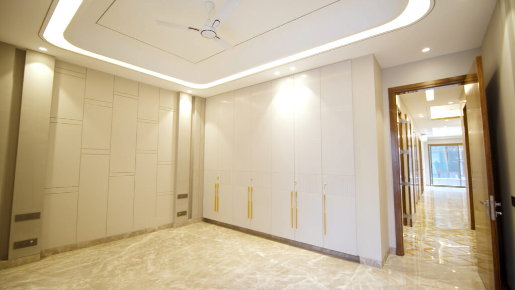 Builder Floor in M-block GK-2